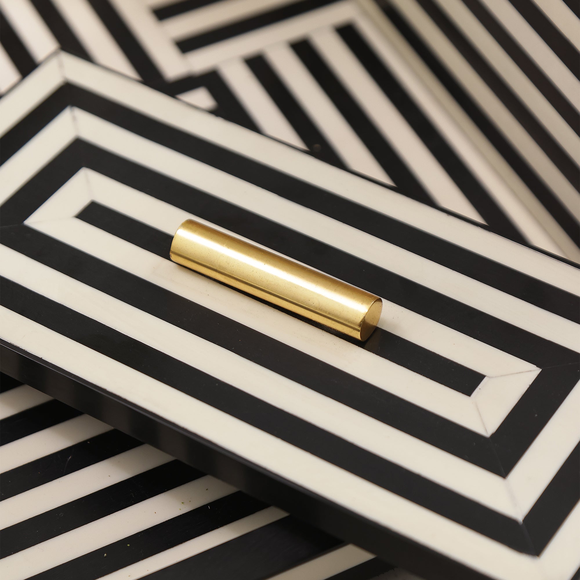 Escher Box – Somersault